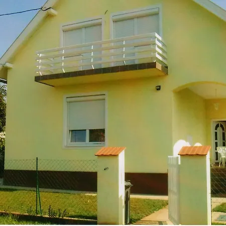 アパート Nora Balatonfůzfő